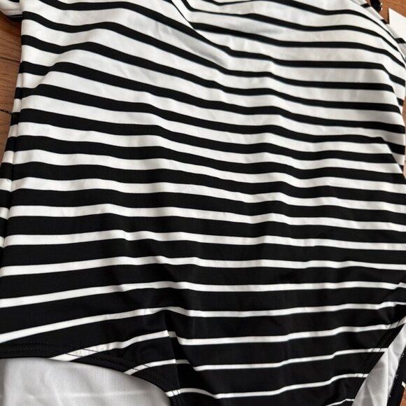 Calvin Klein One-Piece Swimsuit Black/White Over-The-Shoulder Wrap Size 10 Pool - Picture 5 of 10